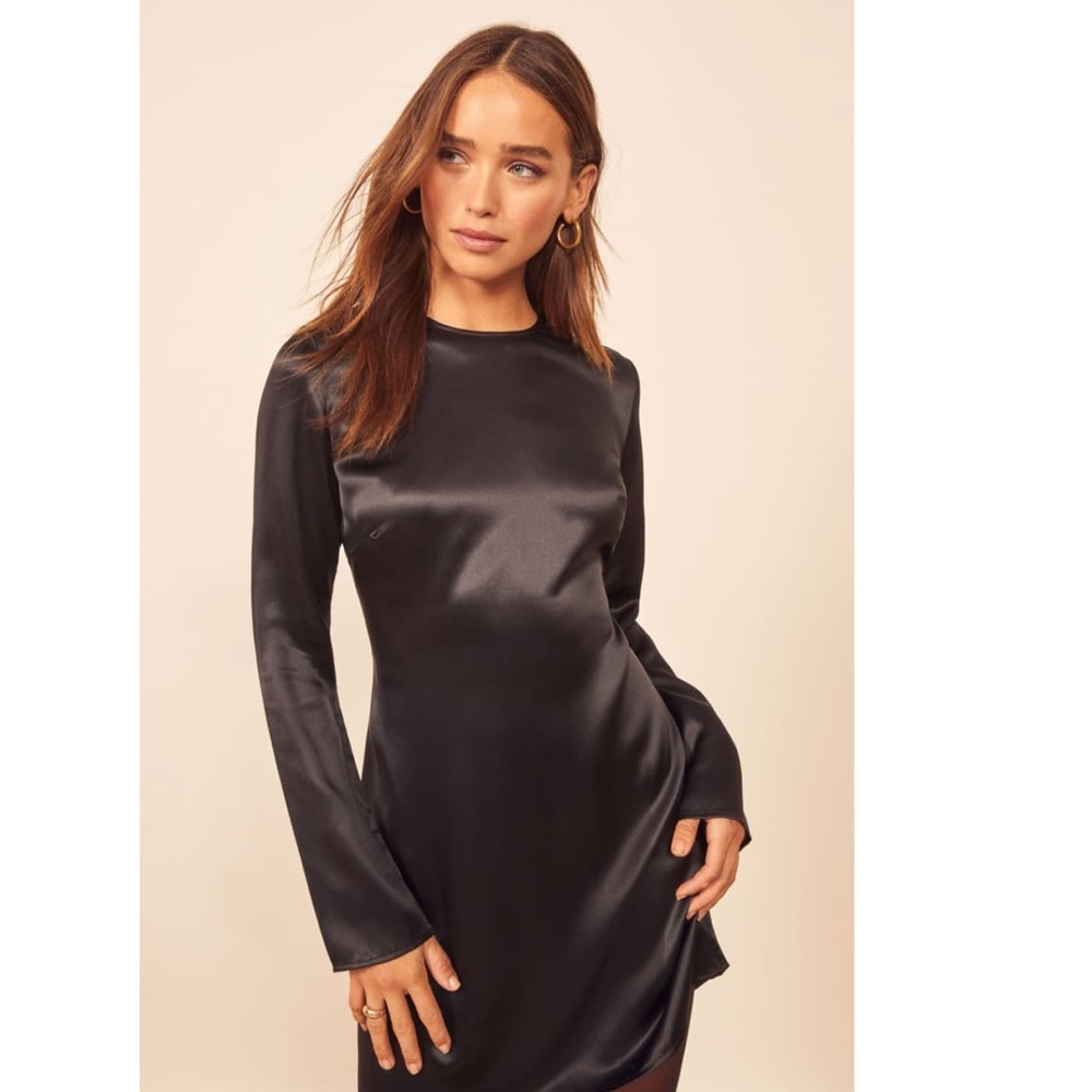 MOVING - MAKE AN OFFER Reformation black silk mini dress